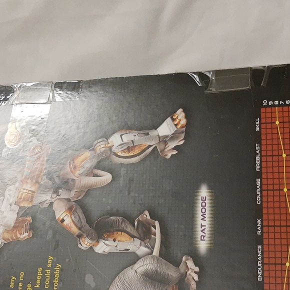 Transformers Generations Thrilling 30 Deluxe Class RATTRAP MAXIMAL 2014 SEALED - Picture 6 of 15